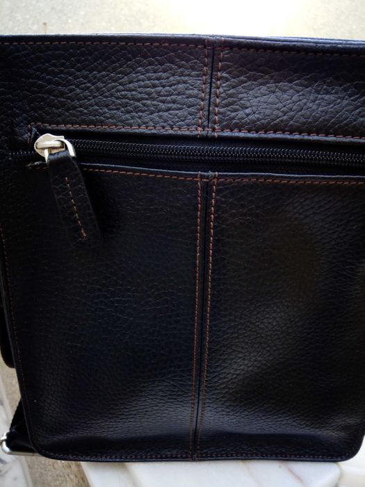 Sensacional "Bolsa CERRUTI"  em pele genuína martelada.