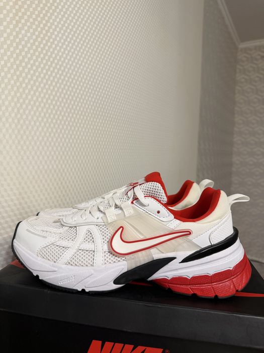 кросівки Nike V2K Runtekk White/Red 43 / 26.5 см
