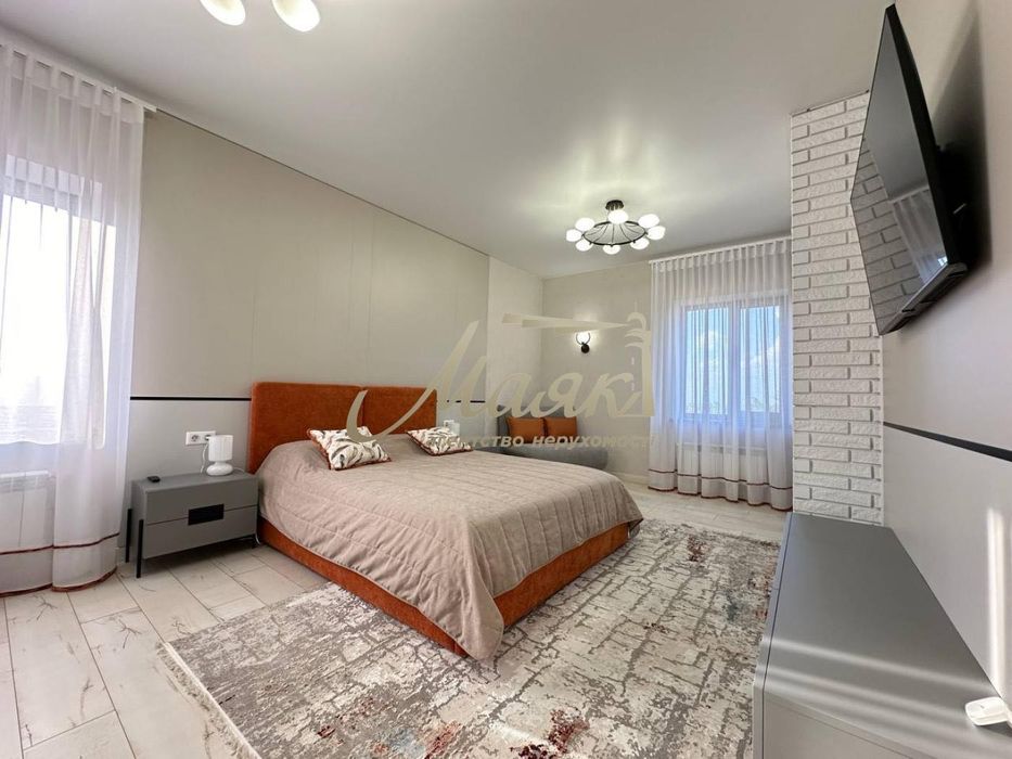 Крутий будинок з новим ремонтом в тихому місці.