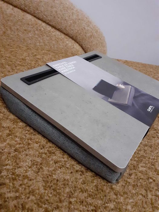 Стіл для планшета, ноутбука, елек. книги.