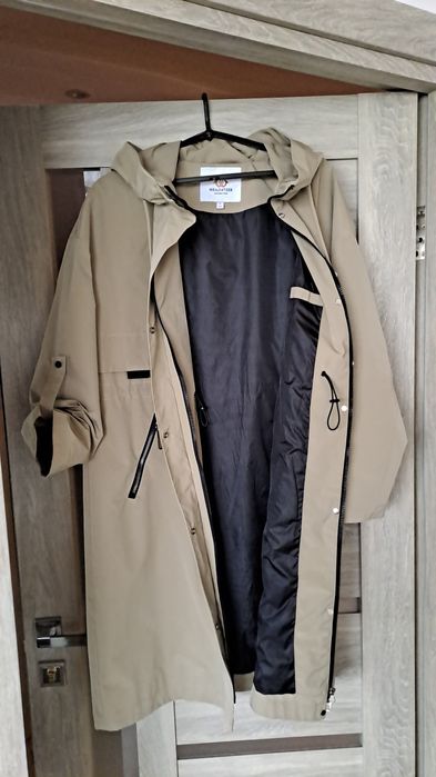 Продам жіноче пальто-тренч.