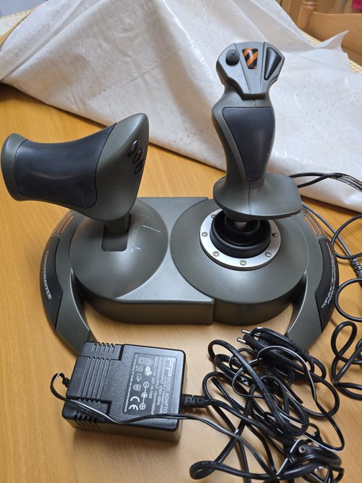 Joystick Top Gun afterburner Thrustmaster para PC em bom estado de
