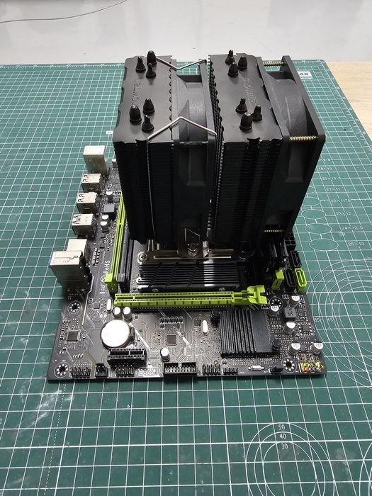 Комп'ютер на xeon E5-2650V4