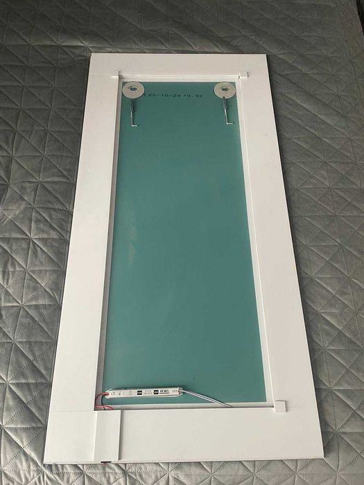 Дзеркало підвісне з підсвіткою