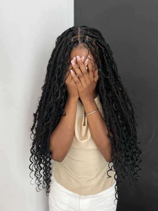 Fazemos tranças vista a nossa pagina paulamegahairbraid no instagram