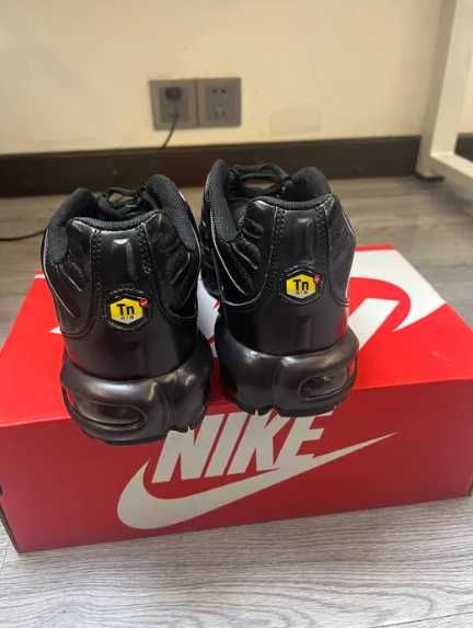Czarny Nike Air Max Plus  R.39