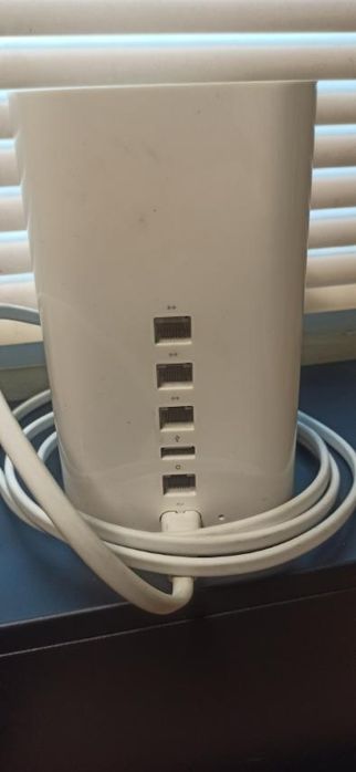 Apple Роутер AirPort Extreme A1521 ME918LL/A США (2.4 GHz and 5 GHz)