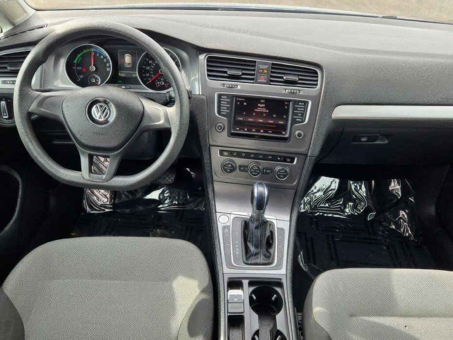 Volkswagen e-Golf SEL Premium      2016