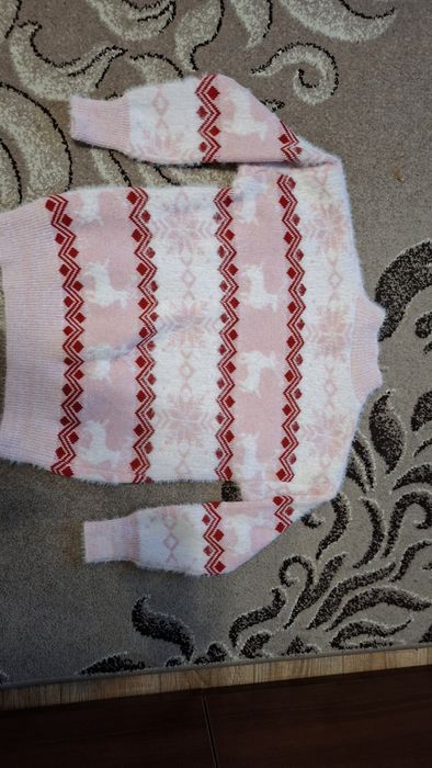 Продам светр  для дівчинки