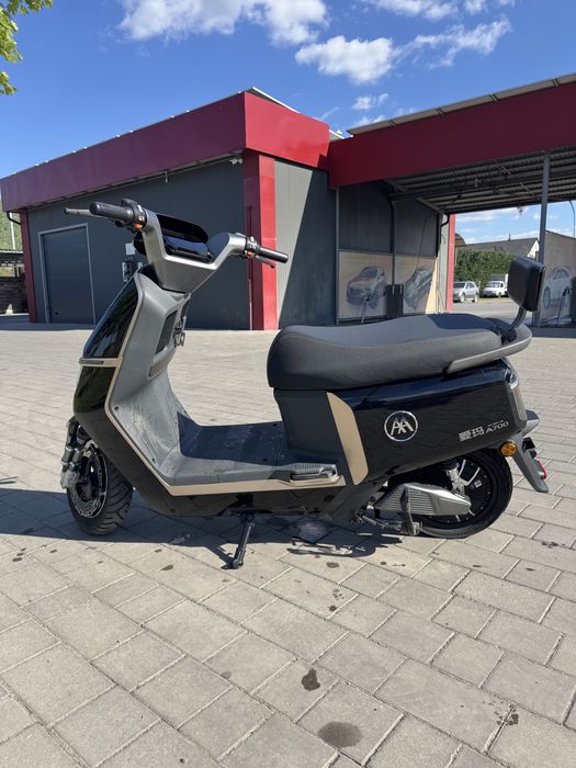 Електроскутер Aima a700