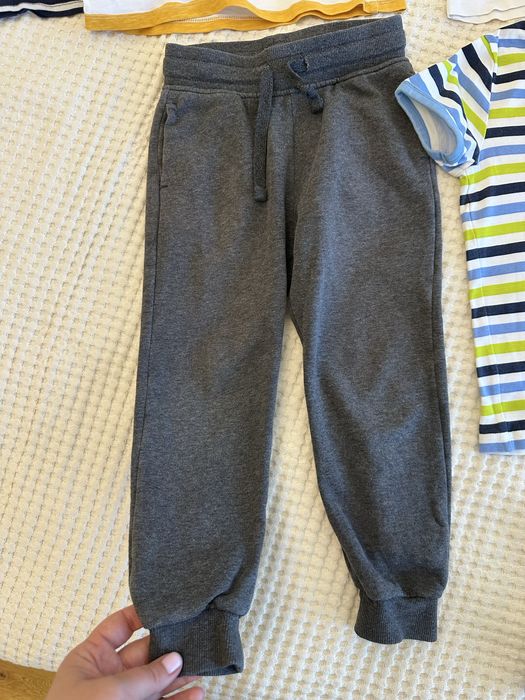 Речі на хлопчика 4-5 років  110 р  терміново!! лонги джинси футболки h&m timberland next zara