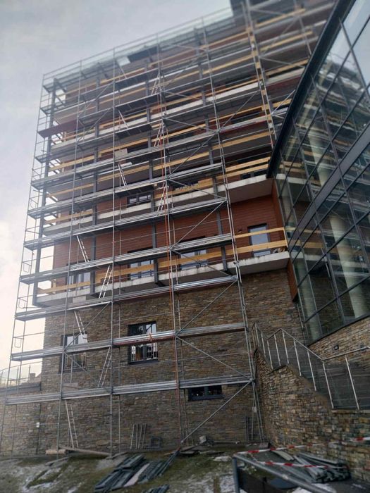 Wynajem sprzedaż rusztowań, osuszaczy, drabin dekarskich itd