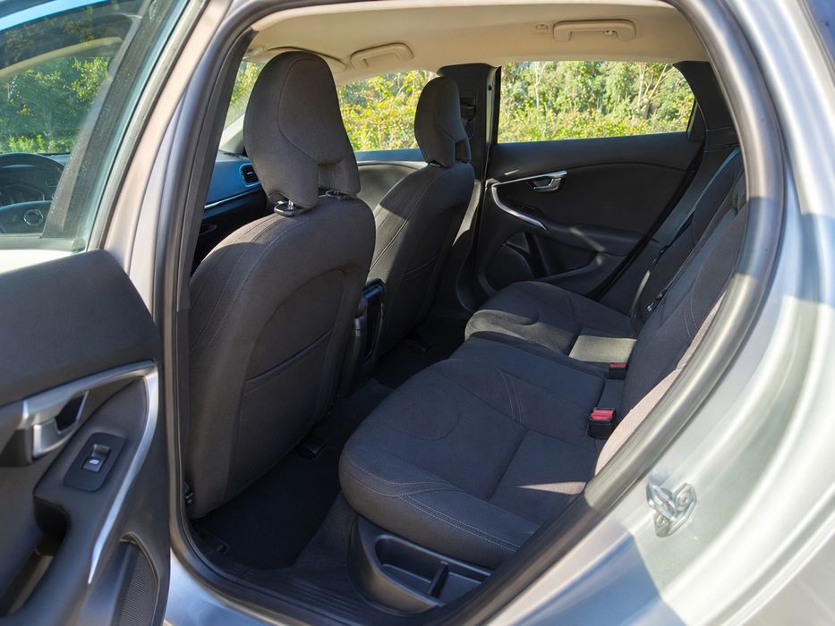 Volvo V40 2.0 D2 Momentum 2016 - Poucos kms