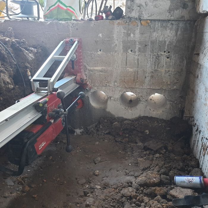 Алмазне свердління отворів