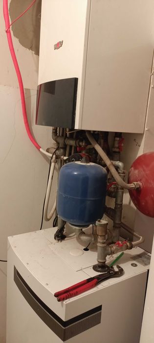 Piec CO. dwufunkcyjny 25 KW stan B. dobry