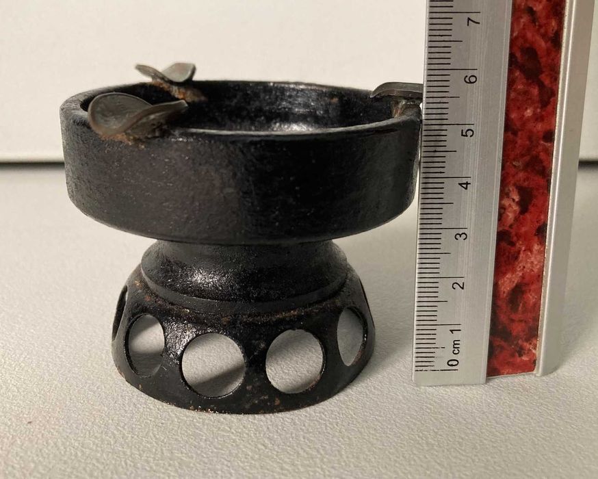 Cinzeiro de Metal Decorativo