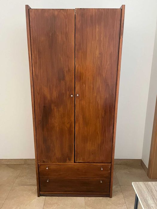 Armário em madeira – Robusto e funcional