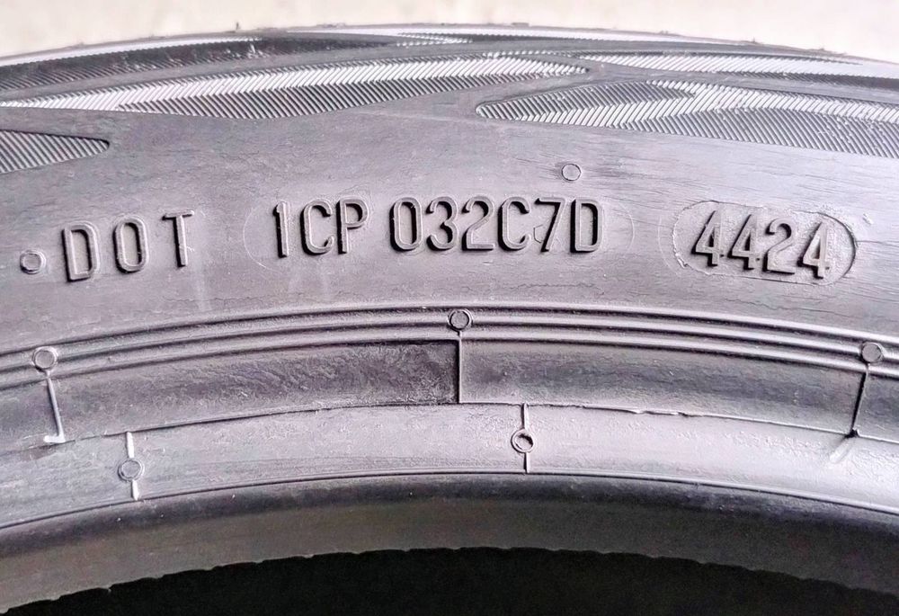 Шини літні R20 255/40 Continental Eco Contact 6
