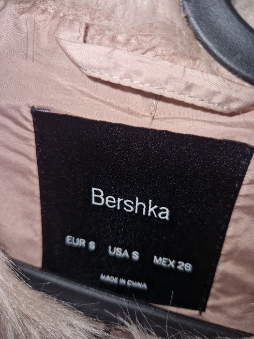 Kamizelka damska Bershka bezrękawnik futerko pudrowy róż S 36