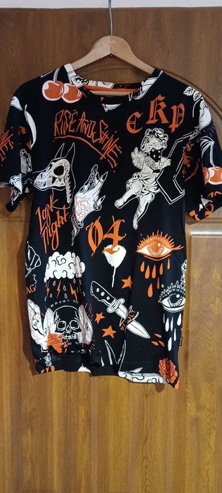 Mlodzieżowy t-shirt z Cropp