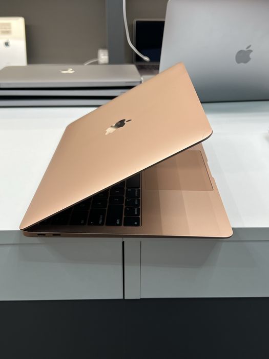 Macbook Air 13 2019 i5/8Gb/256Gb стан 9/10 88518