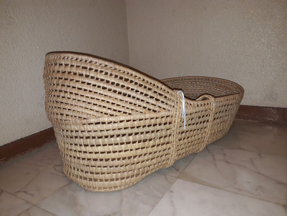 Alcofa / Berco em verga para bebé