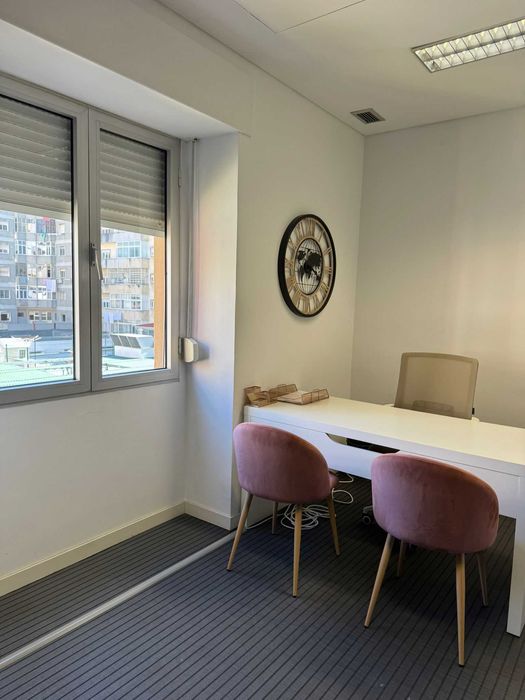 Gabinete / Escritório Na Av da República - Arrendamento