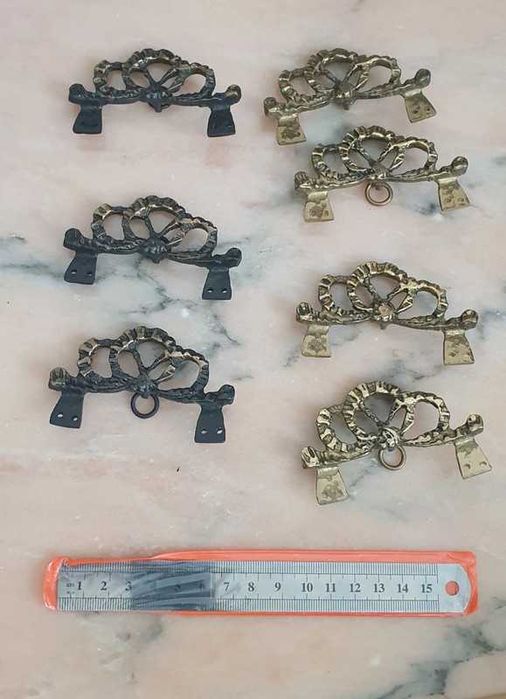 Ler descrição Cabides para quadros médios