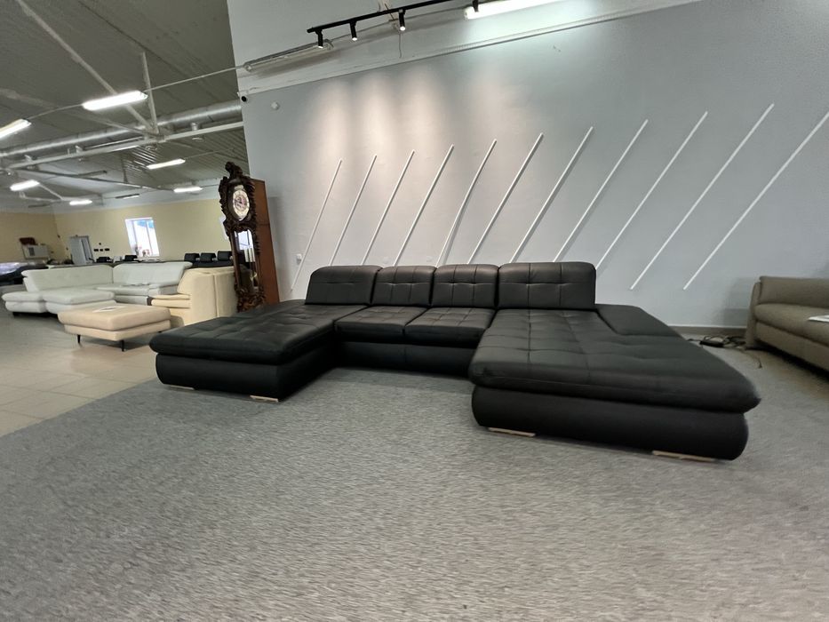 Виставковий шкіряний розкладний з великою нішею повністю шкіряний