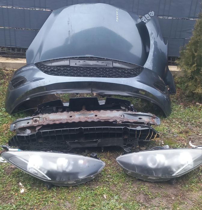 Бампер  радіатори підсилювач телевізор капот крило mazda 2 de lift