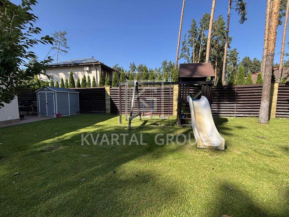 Продаж двоповерхового будинку на 10 сотках землі в Лісовій Бучі.