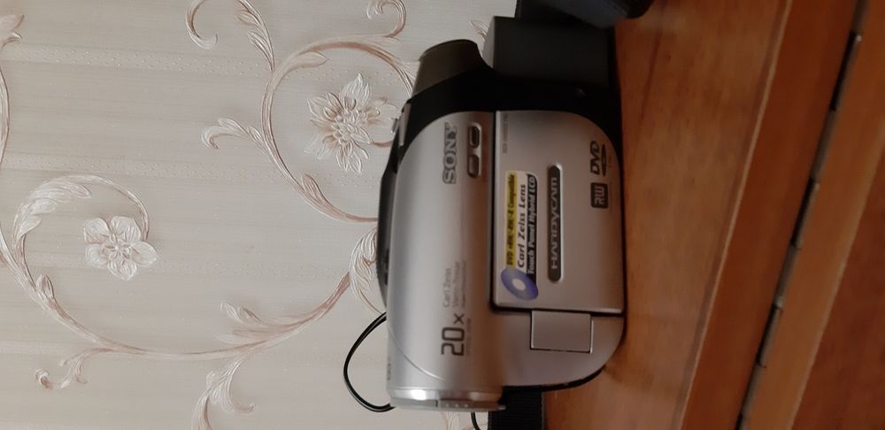 Продаю видеокамеру Sony DSR-DVD 92E