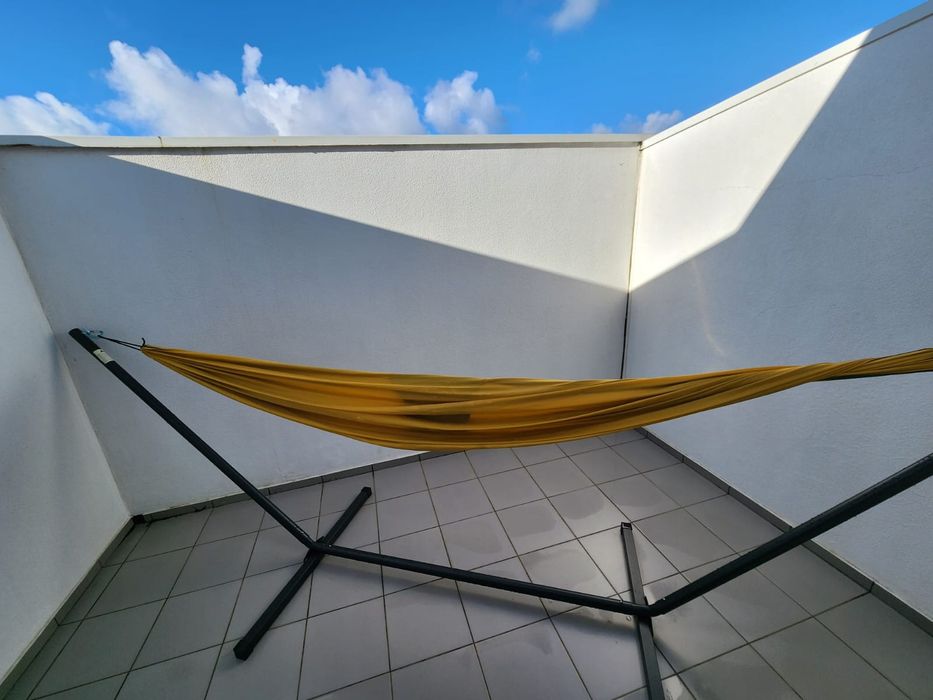 Suporte Outsunny em Metal Preto + Rede Aktive