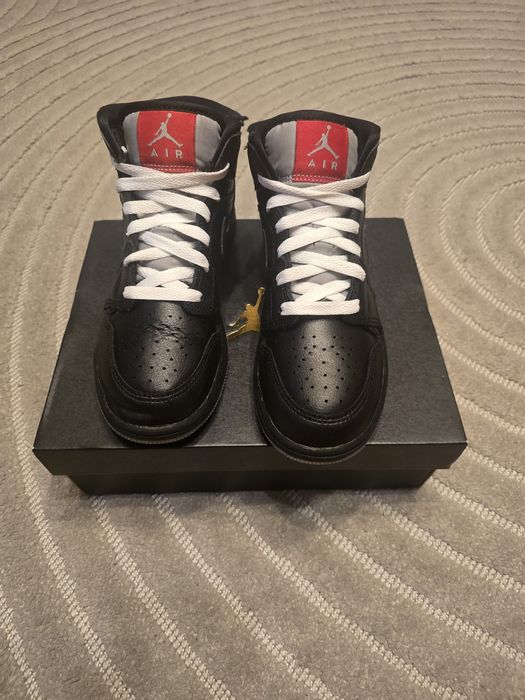 Buty Nike Air Jordan 1 Mid BG (GS) • 37.5 •