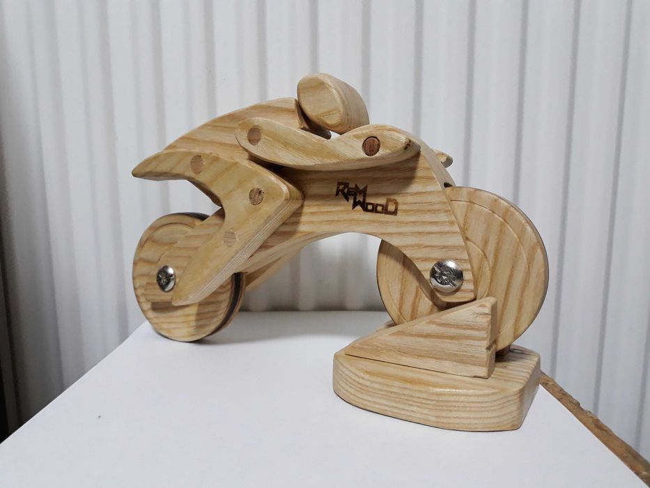 Унікальні дерев"яні іграшки-сувеніри