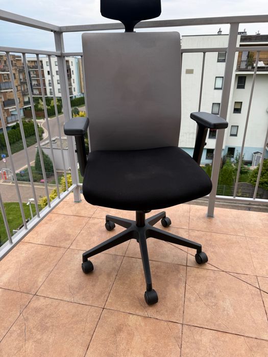 Fotel biurowy ergonomiczny