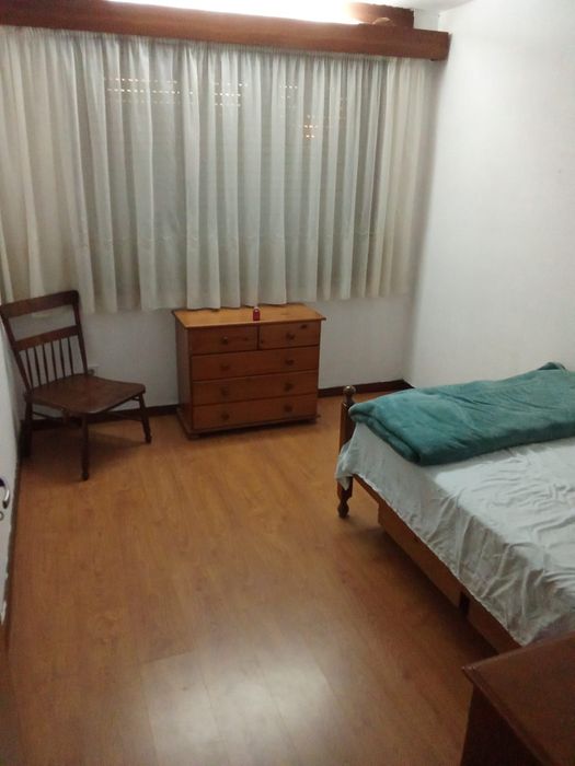 Quarto para arrendar