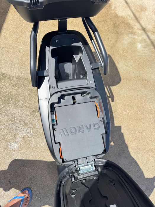 Scooter elétrica Garow TZ100 praticamente nova.