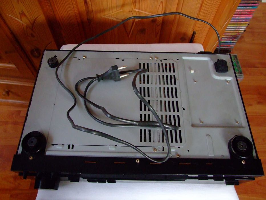 Sony STR-AV300E .