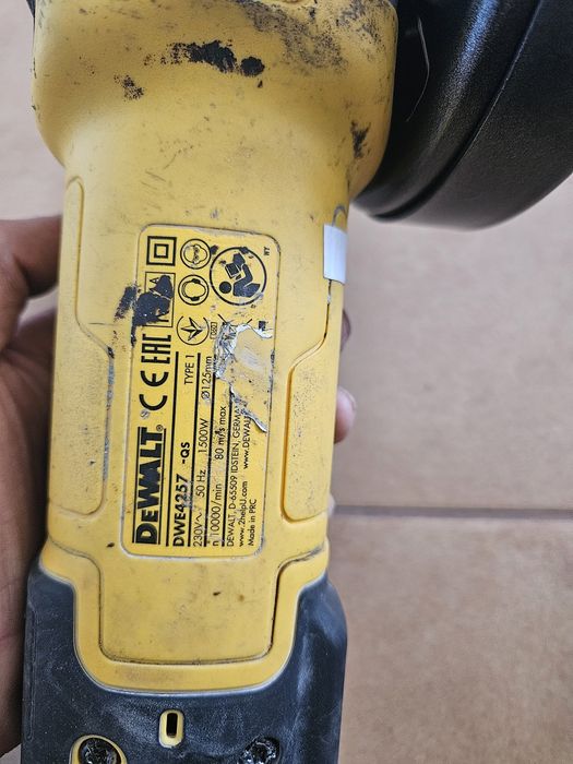 DeWalt DW4257 szlifierka 2023r