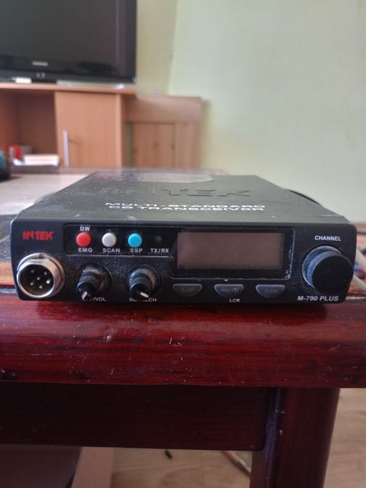 CB radio INTEK. .