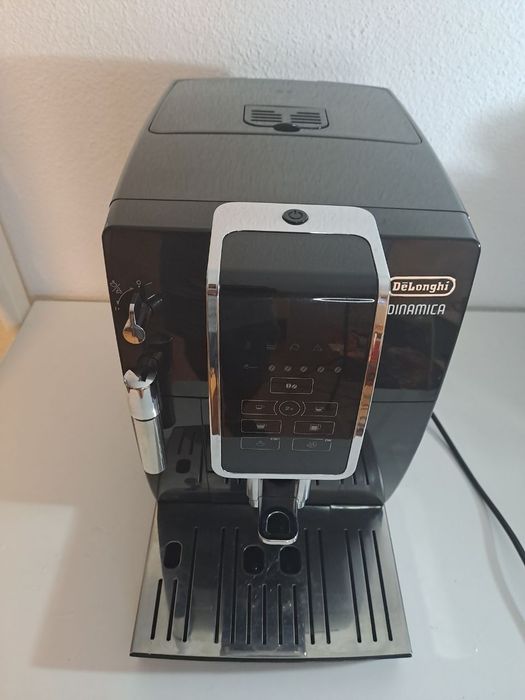 Кавова машина De’Longhi Dinamica ECAM 350.15.B з Німеччини