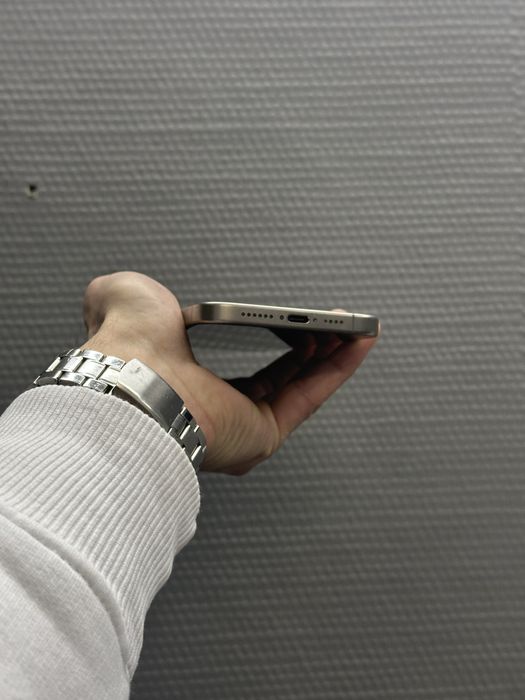 iPhone 15 Pro Max 256 Gb E- Sim