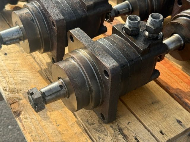 EATON 105-1379-006 silnik hydrauliczny napędowy używany