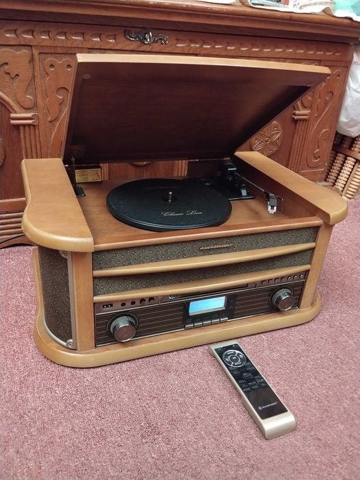 SOUNDMASTER, centrum muzyczne w stylu Retro . Gramofon, CD, AUX, USB Mp3,  Bluetooth, Magnetofon z pilotem