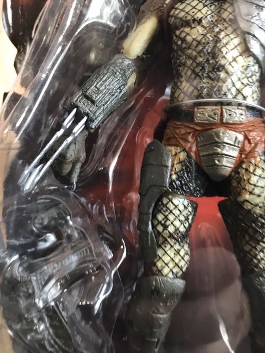Figura Neca Predador predator em caixa nova