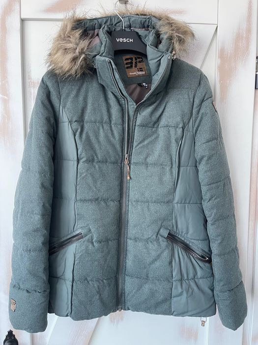 ICEPEAK Финляндия. Куртка теплая р М с капюшоном. Цена снижена.