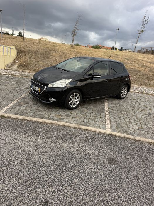 Peugeot 208 HDi 1400 do ano 2015 foto 5