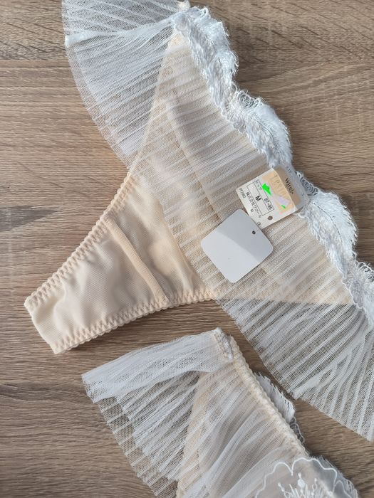 Stringi 2 pary nowe M