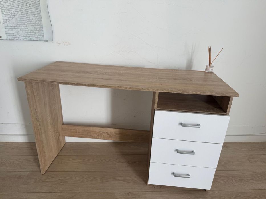 Escrivaninha usado poucas vezes